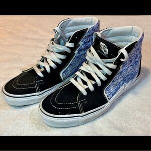 Vans SK8-HI Black Blue Lightning Bolt
Men's Sz 8 - 100% Authentic